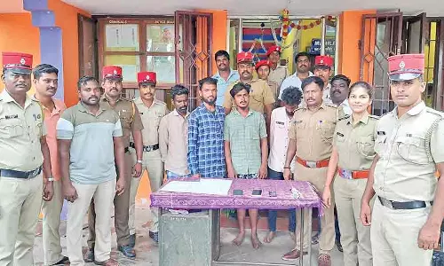 மாணவர்களுக்கு கஞ்சா சப்ளை செய்த 4 பேர் ஜெயிலில் அடைப்பு