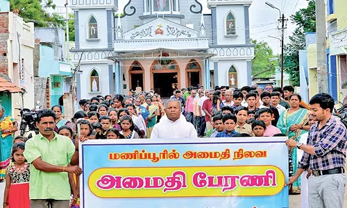 மணிப்பூரில் அமைதி நிலவ வேண்டி ஆறுமுகநேரியில் கிறிஸ்தவர்கள் ஊர்வலம்