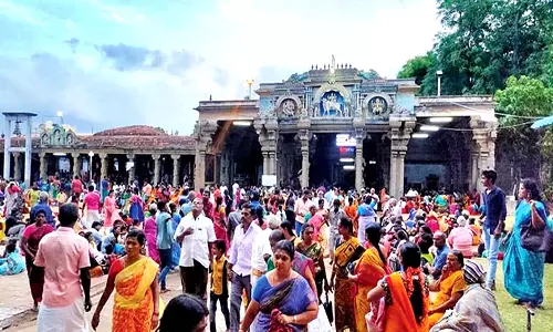 சனி பிரதோஷத்தை முன்னிட்டு தென்காசி காசிவிஸ்வநாதர் கோவிலில் குவிந்த பக்தர்கள்