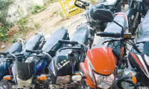 திருவள்ளூரில் 45 மோட்டார் சைக்கிள்கள் பறிமுதல்