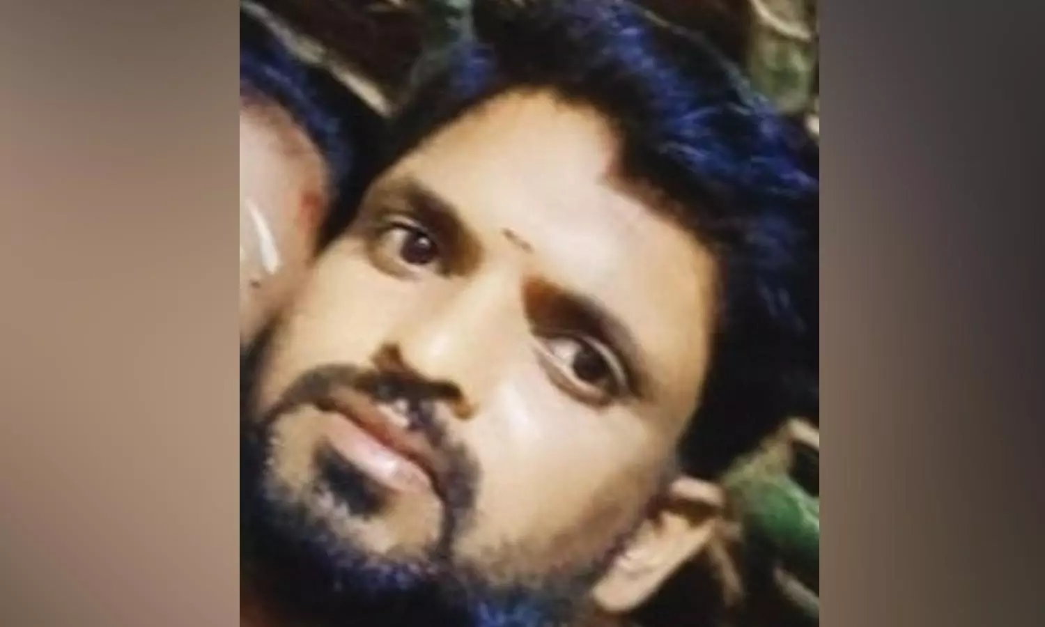 சூலூர் அருகே கட்டிடத் தொழிலாளியை கட்டையால் அடித்து கொன்ற நண்பர்கள் சூலூர் அருகே கட்டிடத் தொழிலாளியை கட்டையால் அடித்து கொன்ற நண்பர்கள்