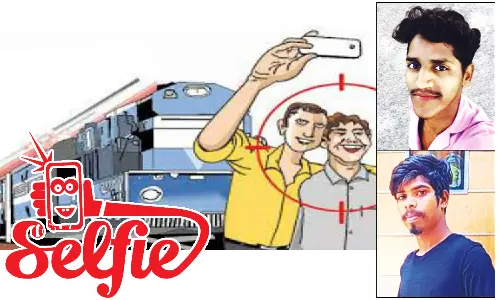 செல்பி எடுத்த வாலிபர்கள் ரெயில் மோதி பலியான சம்பவம்