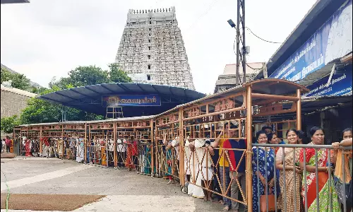 திருவண்ணாமலையில் குருபவுர்ணமி: லட்சக்கணக்கான பக்தர்கள் விடிய விடிய கிரிவலம்