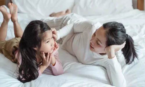 பெண் குழந்தைகளிடம் பெற்றோர்  சொல்லக்கூடாத விஷயங்கள்