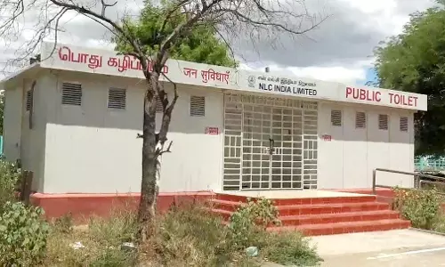 ரெயில் நிலையத்தில் அடிப்படை வசதிகள் இல்லாததால் பயணிகள் கடும் அவதி