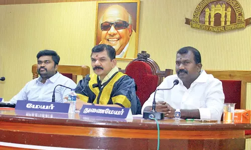 கருணாநிதி உருவம் பொறித்த நாணயம்,  சிறப்பு தபால் தலை வெளியிட வேண்டும்- மாநகராட்சி கூட்டத்தில் தீர்மானம்