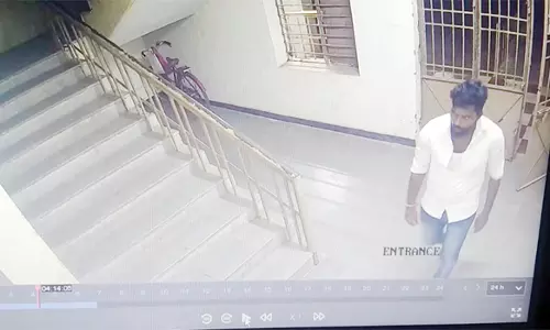 ராசிபுரம் அரசு கல்லூரி மாணவர் விடுதிக்குள் புகுந்து செல்போன்கள் திருட்டு