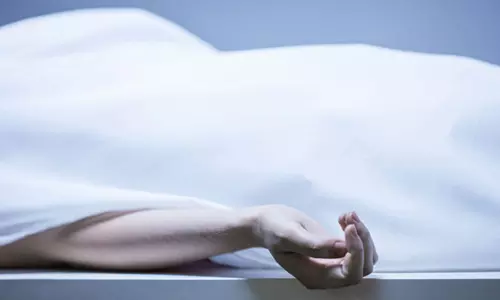 புளிய மரத்தில் பைக் மோதி வாலிபர் பலி