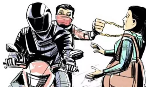 நடை பயிற்சி சென்ற பெண்ணிடம் 7 பவுன் தாலிச்செயின் பறிப்பு