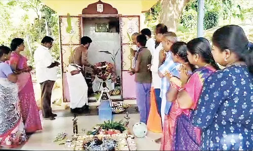 ஆழியாறு அணை விநாயகர் கோவிலில் மழை பெய்ய வேண்டி விவசாயிகள் யாகம்