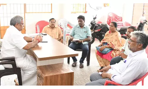 மழையால் பாதிக்கப்பட்ட சாலைகளை உடனடியாக சீரமைக்க வேண்டும்