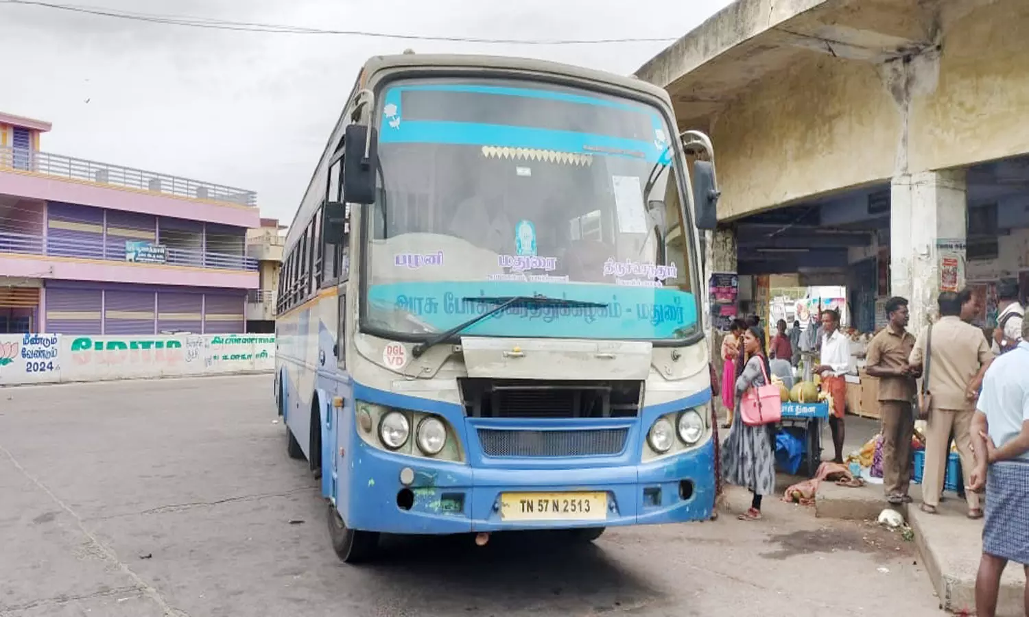விபத்தில் காயமடைந்த மாணவிக்கு இழப்பீடு வழங்காததால் அரசு பஸ் ஜப்தி