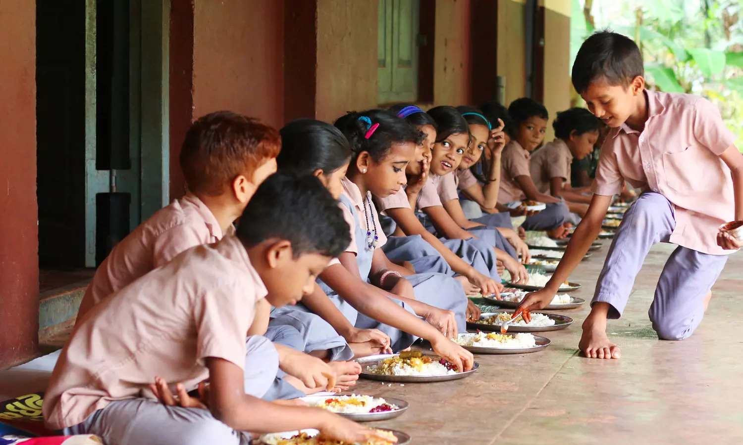 காலை உணவு திட்டத்தை விரிவுபடுத்த ரூ.404 கோடி நிதி ஒதுக்கீடு காலை உணவு திட்டத்தை விரிவுபடுத்த ரூ.404 கோடி நிதி ஒதுக்கீடு