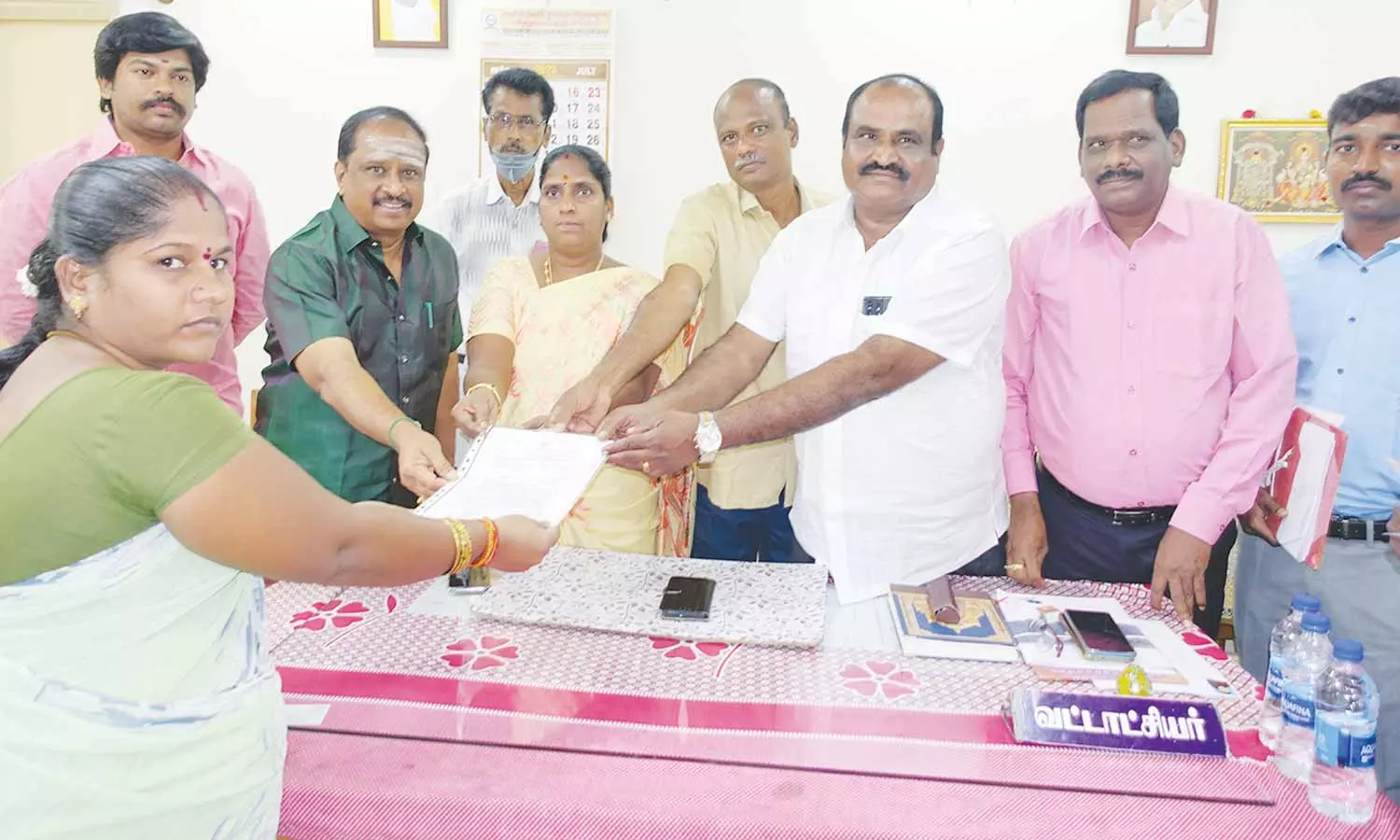 குடியாத்தத்தில் 90 பேருக்கு இலவச வீட்டுமனை பட்டா குடியாத்தத்தில் 90 பேருக்கு இலவச வீட்டுமனை பட்டா