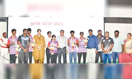 மாநில விளையாட்டு போட்டிகளில் வெற்றி:சேலம் மாவட்ட விளையாட்டு வீரர்களுக்கு கலெக்டர் பாராட்டு