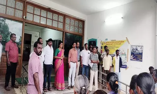 சங்கரன்கோவில் நகராட்சியில் தூய்மை பணியாளர்கள் குப்பைகளை பிரித்து வாங்க வேண்டும்- சேர்மன் உமா மகேஸ்வரி அறிவுறுத்தல்