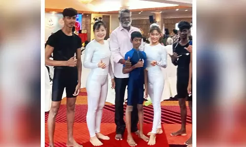 யோகாசன போட்டியில் எஸ்.தங்கப்பழம் சட்டக்கல்லூரி மாணவர் சாதனை