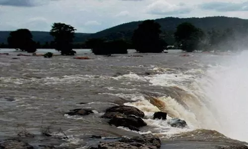 கர்நாடக அணைகளில் இருந்து தமிழகத்திற்கான காவிரி நீரை பெற்றுத்தர நடவடிக்கை எடுக்க வேண்டும்