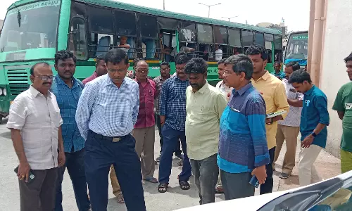 வேலூர் புதிய பஸ்நிலையத்தில் துர்நாற்றம்