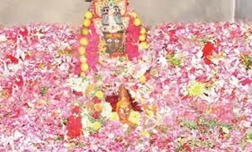 கோட்டை மாரியம்மன் கோவிலில் 25-ந் தேதி பூச்சாட்டுதல் விழா