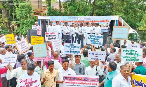 மணிப்பூரில் அமைதி நிலவ வேண்டி சேலத்தில் கிறிஸ்தவ அமைப்புகள் ஆர்ப்பாட்டம்