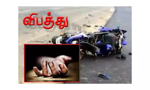 கார் மோதிய விபத்துகளில் தொழிலாளி உள்பட 2 பேர் சாவு