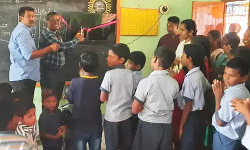 எல்.கே.ஜி. மாணவர்களுக்கு ஸ்மார்ட் வகுப்பறை திறப்பு