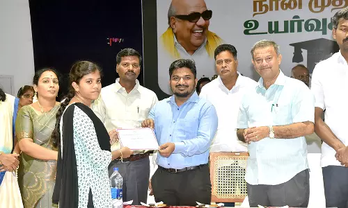 உயர்கல்விக்கு செல்லும் மாணவர்களில் இந்திய அளவில் தமிழகம் முதலிடம்