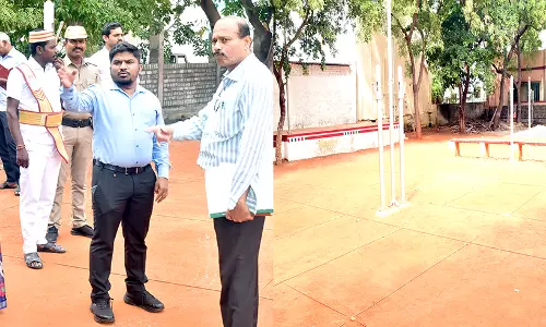 நகராட்சி திட்டப்பணிகளை ஆய்வு செய்த கலெக்டர்