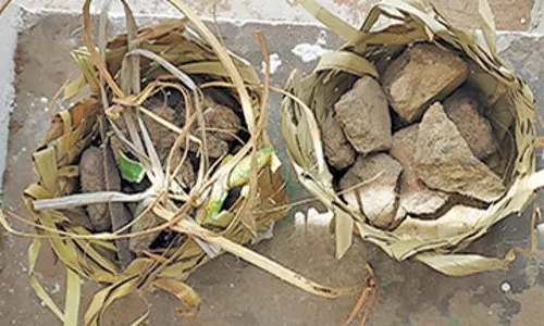 உடன்குடியில் வயதான தம்பதியினரை ஏமாற்றிய டிப்- டாப் ஆசாமி