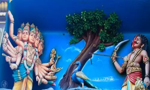 சிக்கலில் வேல் வாங்கி செந்தூரில் சூரனை வதம் செய்த முருகப்பெருமான்