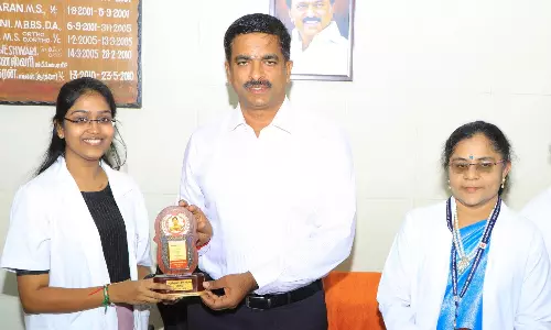 சிறப்பாக பணிபுரிந்த டாக்டர்களுக்கு கேடயம்