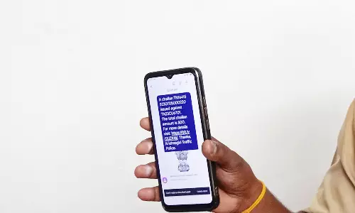 வேலூரில் ஓடும் ஆட்டோவுக்கு கிருஷ்ணகிரியில் அபராதம்