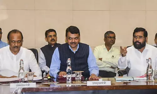 சிவசேனா எம்எல்ஏக்கள் அதிருப்தி- அவசர கட்சி கூட்டத்திற்கு மகாராஷ்டிரா முதல்வர் ஏக்நாத் ஷிண்டே அழைப்பு