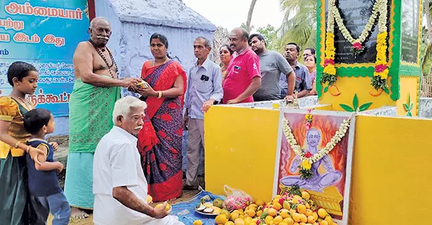 குலசேகரன்பட்டினத்தில் மாங்கனி திருவிழா குலசேகரன்பட்டினத்தில் மாங்கனி திருவிழா
