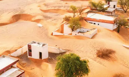 வானொலி நிகழ்ச்சியில் பொதுமக்கள் கோரிக்கை- மணல் புயல் தாக்கி புதையுண்ட கிராமம் மறுசீரமைப்பு