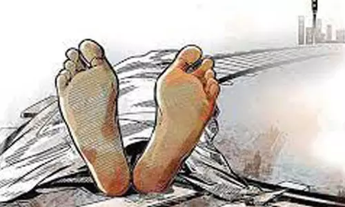 ரெயில்வே தண்டவாளத்தில் இளம்பெண் பிணம்