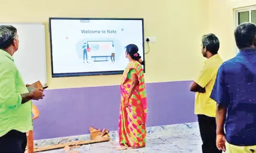 ஆலங்குடி அருகே ஏ.சி. ஸ்மார்ட் கிளாஸ் வசதிகளுடன் அரசு தொடக்கப் பள்ளி