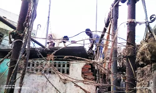 அரக்கோணத்தில் மீன் கடைகள் அகற்றம்