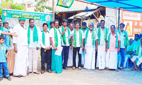 விவசாயிகள் 2-வது நாளாக காத்திருப்பு போராட்டம்