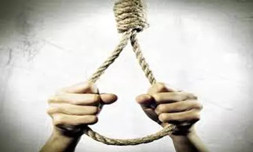 பள்ளி மாணவன் தூக்கு போட்டு தற்கொலை