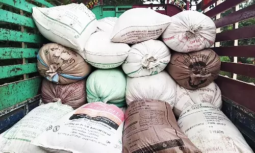 வீட்டில் பதுக்கிய 3.5 டன் ரேசன் அரிசி பறிமுதல்