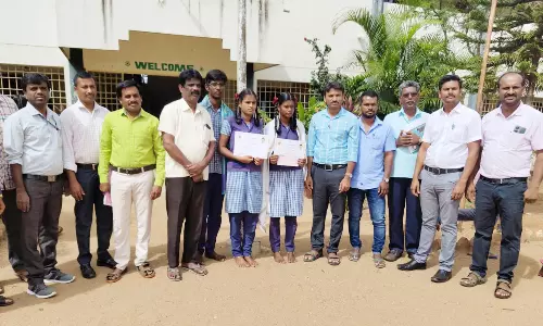 அஞ்செட்டி அரசு பள்ளி மாணவிக்கு பாராட்டு