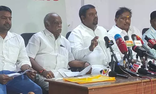 நஷ்டத்தில் இயங்கி வரும் திருமண மண்டபங்களுக்கான சொத்துவரி - மின் கட்டண உயர்வை அரசு மறுபரிசீலனை செய்ய வேண்டும்