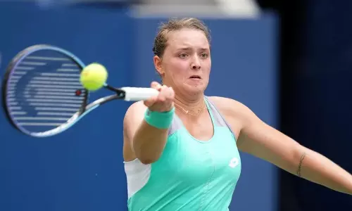 விம்பிள்டன் டென்னிஸ்- ஜூலி நீமைர், விக்டோரியா அஸரென்கா வெற்றி