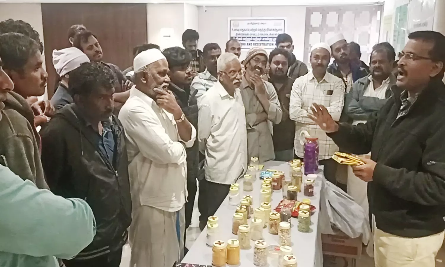 கொடைக்கானலில் சுற்றுலா பயணிகளுக்கு தரமான பொருட்கள் விற்பனை செய்ய வேண்டும்