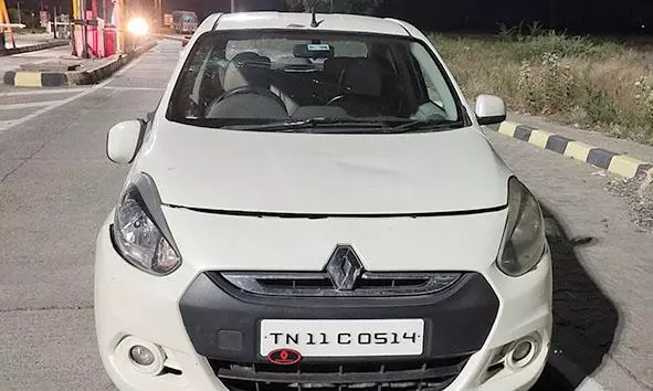 சுங்கசாவடியில் கட்டண தகராறு சுங்கசாவடியில் கட்டண தகராறு