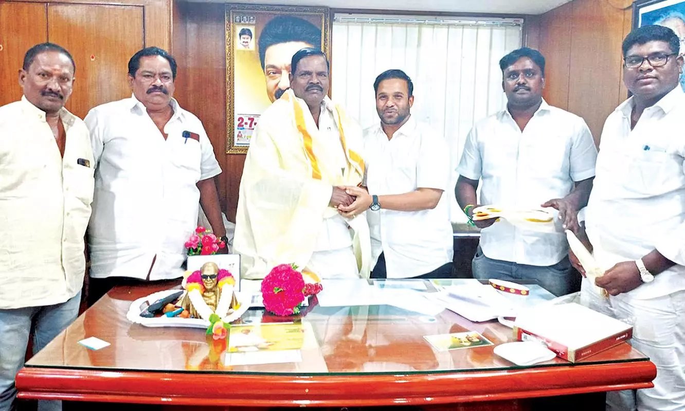 தருமபுரி கிழக்கு மாவட்ட தி.மு.க. இளைஞர் அணி அமைப்பாளர், துணை அமைப்பாளர்கள் நியமனம் தருமபுரி கிழக்கு மாவட்ட தி.மு.க. இளைஞர் அணி அமைப்பாளர், துணை அமைப்பாளர்கள் நியமனம்