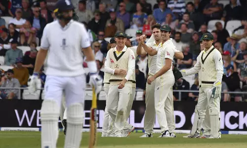 ஆஷஸ் 3வது டெஸ்ட் போட்டி- முதல் நாள் ஆட்டநேர முடிவில் 68 ரன்கள் எடுத்தது இங்கிலாந்து அணி