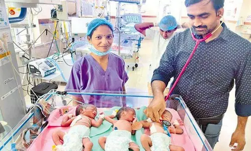 ஏற்கனவே 7 பிள்ளைகள் உள்ள நிலையில் 8-வது பிரசவத்தில் 3 குழந்தைகள் பெற்ற பெண்